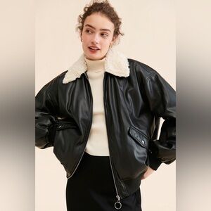 Weworewhat Black Vegan Leather Bomber Jacket Cream Sherpa Collar